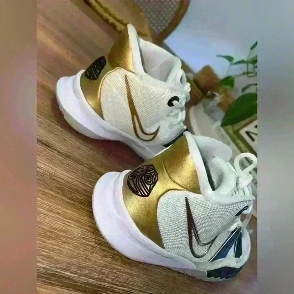 Nike Kyrie 7 GS 'Rings' CT4080-101 Size 5Y - Picture 3 of 9